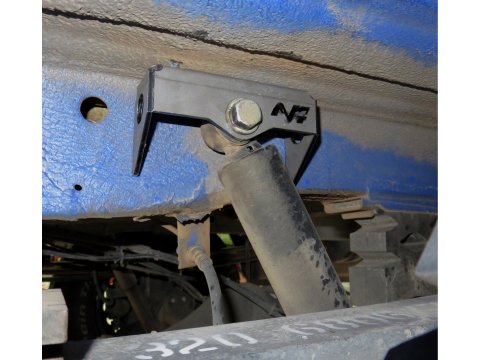 Kit renforts ancrages supérieur amortisseur arrière pour Mercedes Sprinter 4x4 W906 W907 N4-Offroad