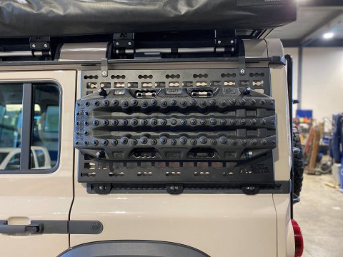 Plaque MOLLE N4-Offroad aile arrière Gauche pour Ineos Grenadier