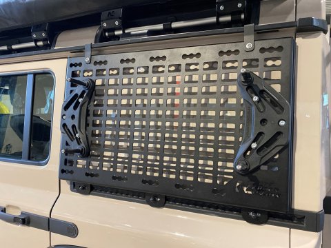 Plaque MOLLE N4-Offroad aile arrière Gauche pour Ineos Grenadier