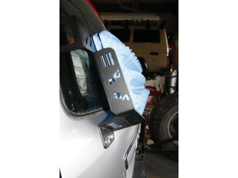 Support de plaques à sable Maxtrax sur le hayon pour Toyota HDJ100 N4-Offroad