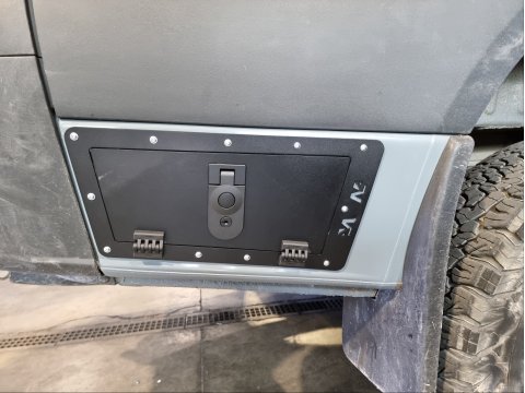 Trappe de coffre d’aile côté conducteur N4-Offroad Mercedes Sprinter W907